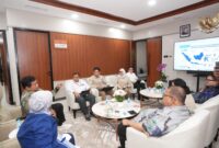 Rapat di hadiri 34 orang dari berbagai fraksi. Diantara 