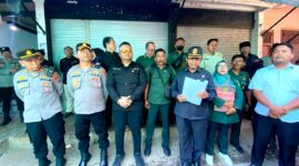 Kegiatan pengamanan dipimpin Kabag Ops Polres Sumenep Kompol Junaidi, S.Pd., dengan melibatkan dukungan anggota Satbrimob Polda Jawa Timur.