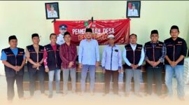 Petugas sensus ekonomi 2026 bersama Kepala Desa LONGOS