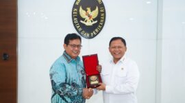 Wakil Menteri transmigrasi Viva Yoga Bersama wakil Menteri Kelautan dan perikanan Didit Herdiawan Ashaf, di Kantor KKP, Gambir, Jakarta, 9/7/2026