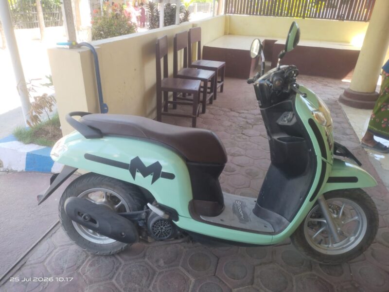Satu unit sepeda motor merek honda scupy , yang lolos dari sasaran pencuri
