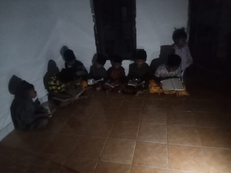 Foto Situasi Saat Anak-Anak Belajar Ngaji