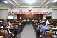Suasana Rapat Paripurna DPRD Kabupaten Sumenep dengan agenda penyampaian laporan hasil Reses Masa Persidangan III Tahun 2026 yang diikuti pimpinan dan anggota DPRD bersama jajaran Pemerintah Kabupaten Sumenep.