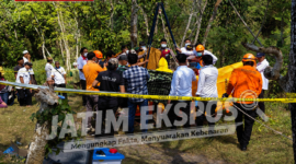 Detik-detik evakuasi mayat di dalam  sumur
