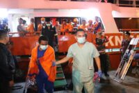 Korban selamat KMP Mutiara yang terbakar tiba di pelabuhan Kalianget 
