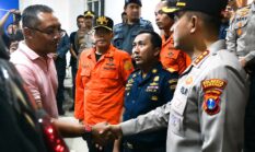 Wujud Kepedulian Polri, Kapolresta Sumenep Berangkatkan Empat Korban Kebakaran KMP Mutiara Sentosa 2 ke Posko Tanjung Perak