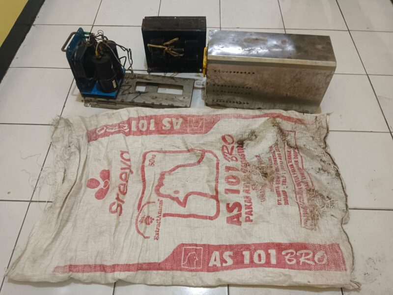 Barang bukti yang di amankan polisi