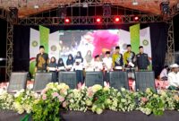 Santunan Anak Yatim disampaikan ketua Panitia  lora Ahmad Syukri Billah. S, Pd. dalam Momentum Dua Dekade Haul Akbar KH. Sirojuddin. 