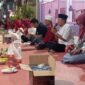 Moment   Bapak RT 01 RW 11.Maswar memberikan sambutan dalam acara makan dan kumpul bersama warga Rt 01 / 11