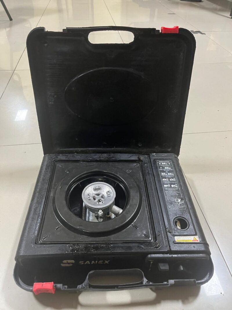 Kompor portable merek Sanex yang diamankan sebagai barang bukti dari kasus pembobolan warung lalapan.