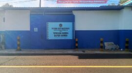 Dapur penyalur MBG di Ambunten yang belum beroperasi, menyebabkan 7 SDN di Ambunten Tengah dan Ambunten Barat belum terealisasi. Warga sangat mengharapkan segera dijalankan.