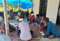 Ahmad Molyono, SP., MMA. — Korluh Pasongsongan saat memimpin sosialisasi RDKK bersama warga Gapoktandes Abadi Desa Padangdangan — JatimEkspos/Dokumen