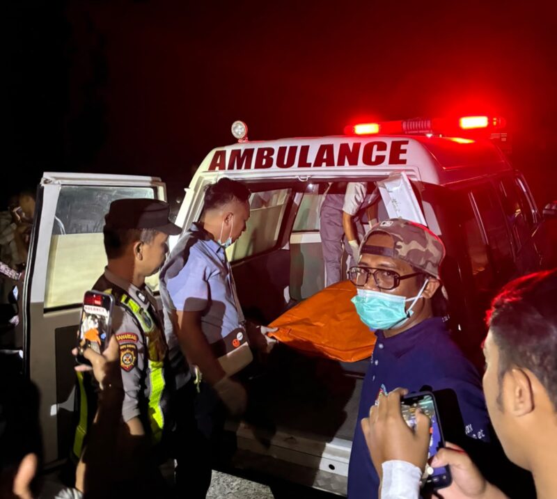 Jenasah di evakuasi ke RSUD Dr. H. Moh Anwar  untuk di lakukan pemeriksaan medis