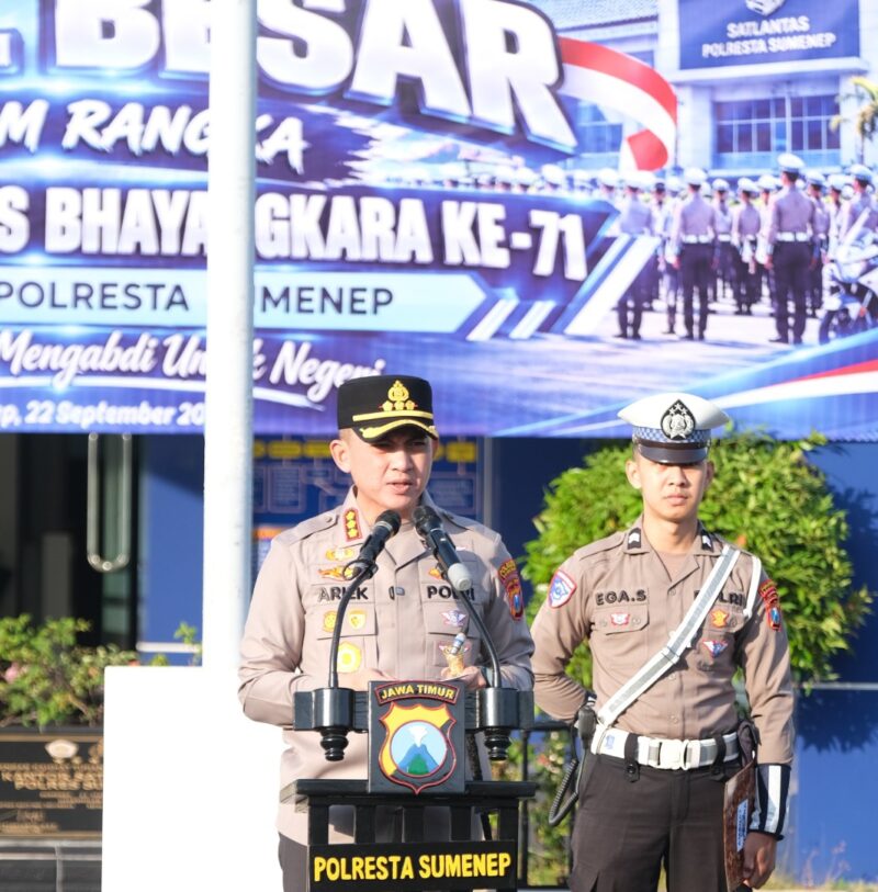 Kombes Pol Ariek Indra Sentanu. SH,. SIK,. MH memimpin pelaksanaan Apel  HUT Lalu Lintas Bhayangkara ke 71