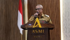 Kepala Dinas Pendidikan Kabupaten Sumenep H. Moh. Iksan, Spd, MT Di Acara membuka Bimtek Layanan Sekolah Inklusif Tahun 2026 di Hotel Azmi, Selasa (01/09/2026)