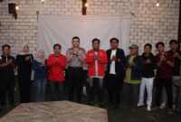Kapolresta Sumenep beserta jajaran foto bersama dengan perwakilan GMNI Sumenep.