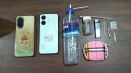 Barang bukti berupa diduga narkotika sabu, alat konsumsi, dan dua unit telepon genggam yang diamankan petugas.
